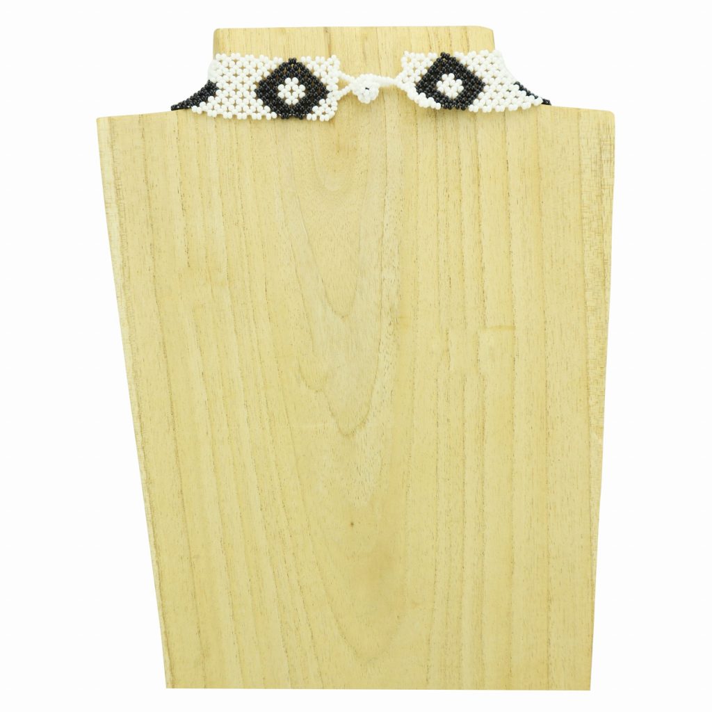 Collier massaï losange blanc noir – Image 4