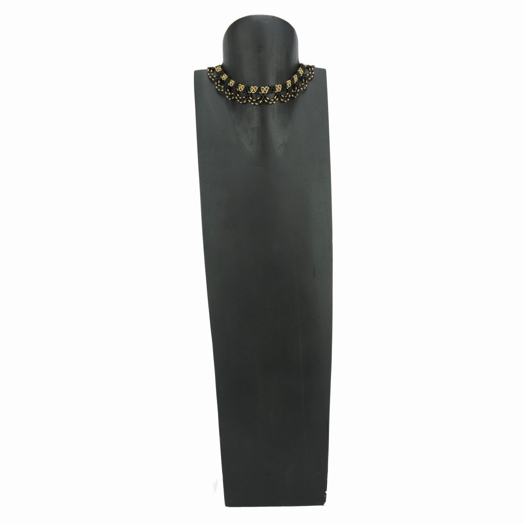 TWO-TONE ROUND NECK