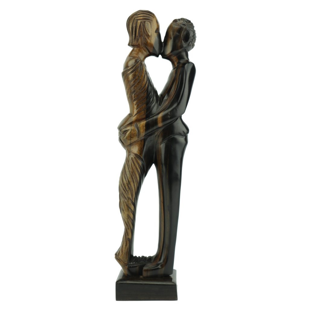 STATUETTE OF A LOVING COUPLE
