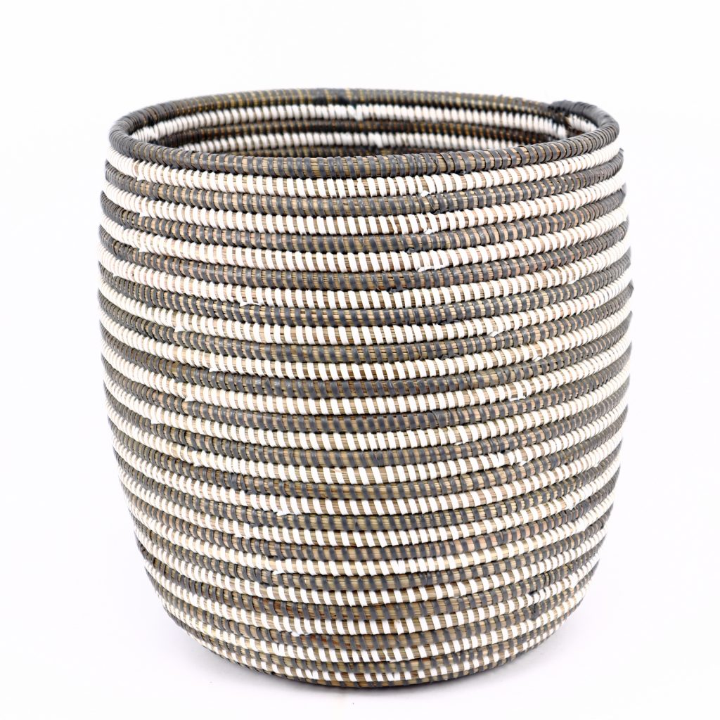 BLACK WHITE OVAL AFRICAN BASKET XS - Image 3