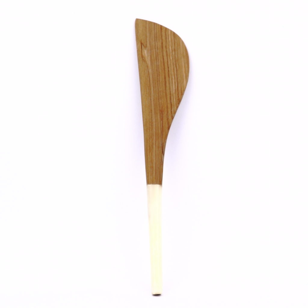 OLIVE WOOD SPREAD SPOON WITH BONE TIP