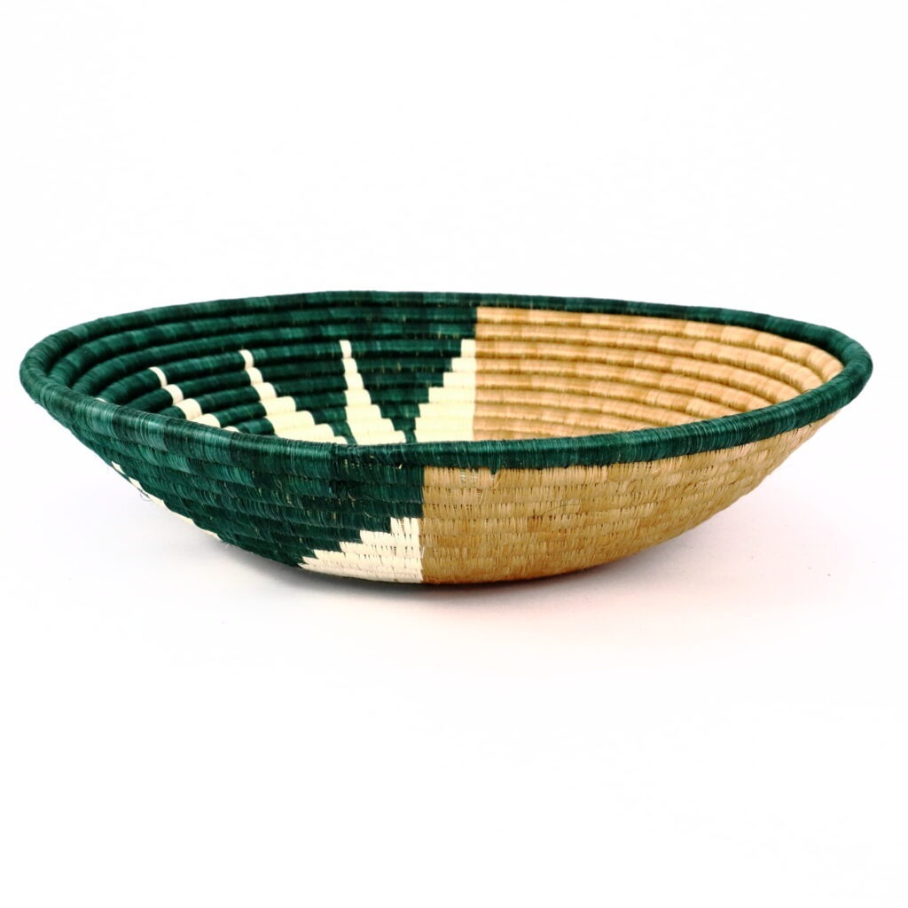 Panier africain tissé mi soleil-lune vert beige #1