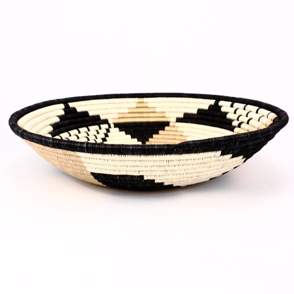 Panier africain tissé mix de beige blanc noir #2