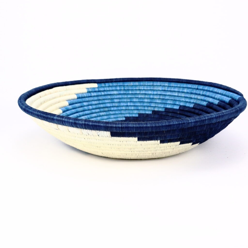 Panier africain tissé mix de bleu blanc #2