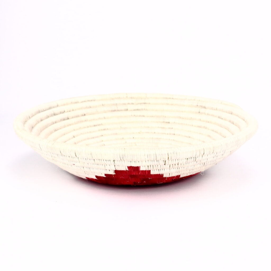 Panier moyen africain tissé blanc cœur rouge #1 – Image 3