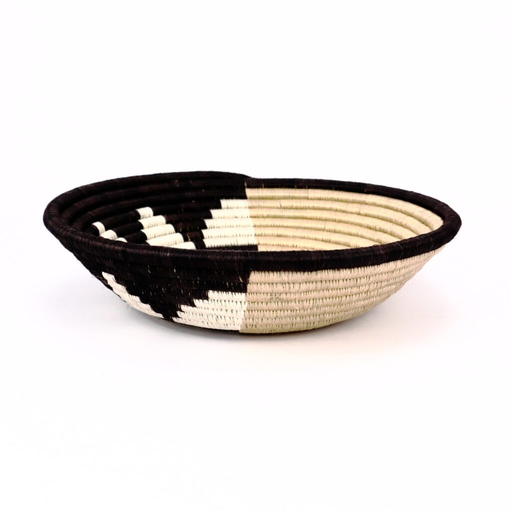 Panier moyen africain tissé mi soleil-lune noir beige #1