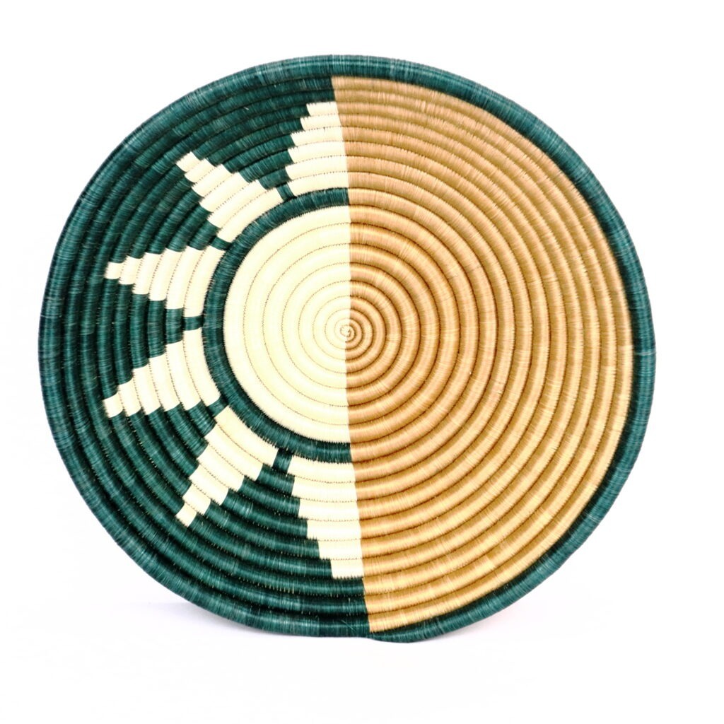 Panier moyen africain tissé mi soleil-lune vert beige #1
