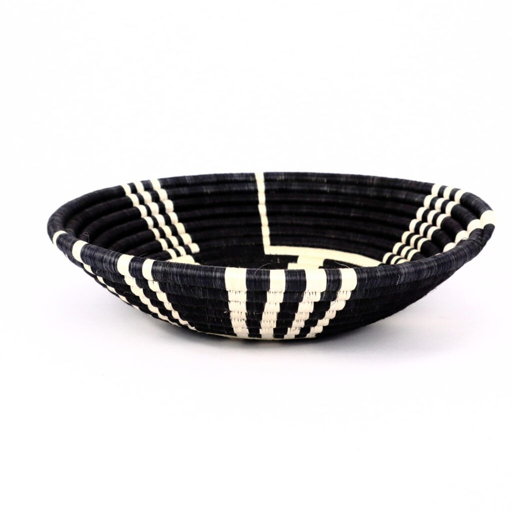 Panier moyen africain tissé noir lignes blanches #1