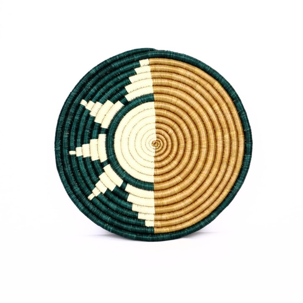 Petit dessous de plat africain tissé mi soleil-lune vert beige #1