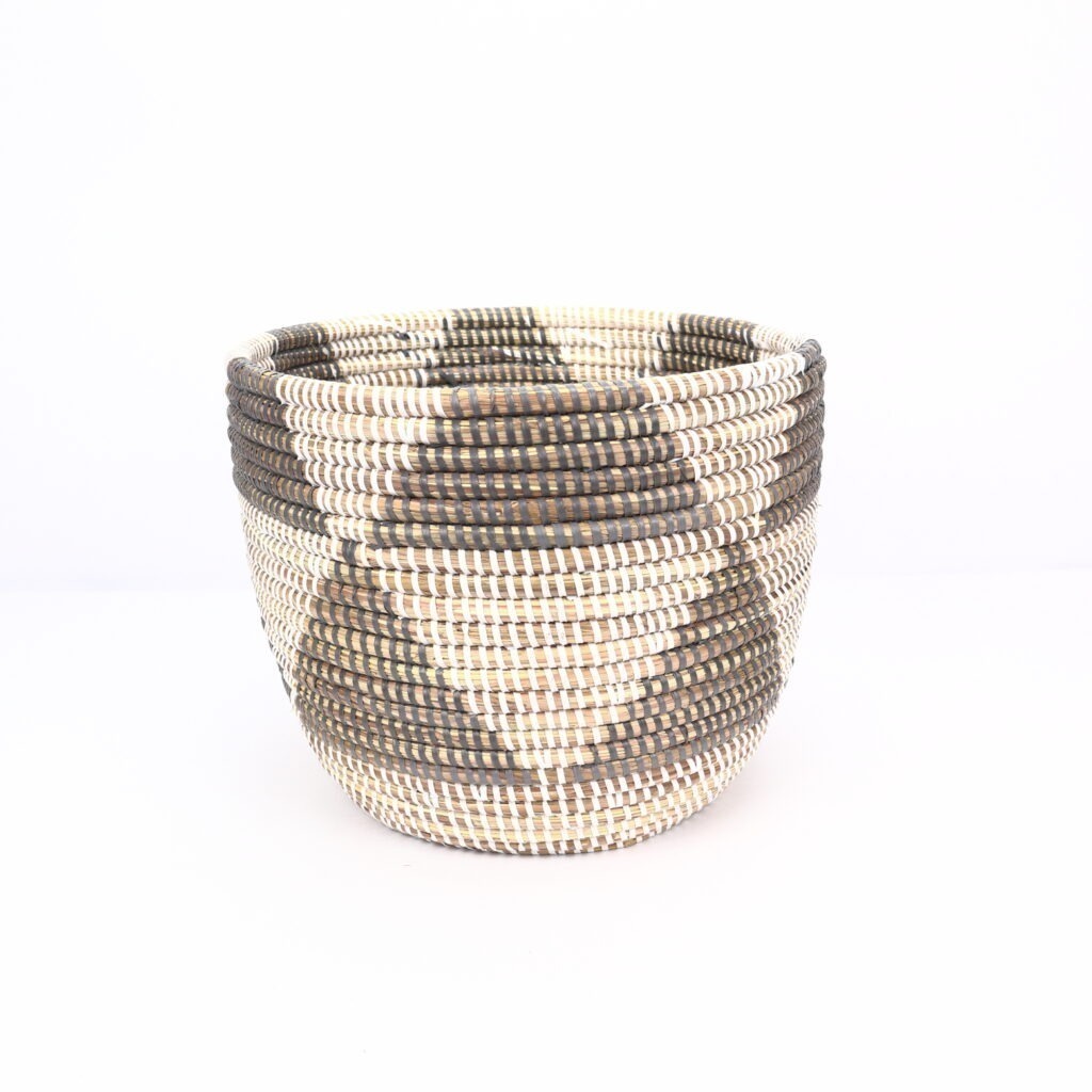 Petit panier africain blanc gris triangles XS