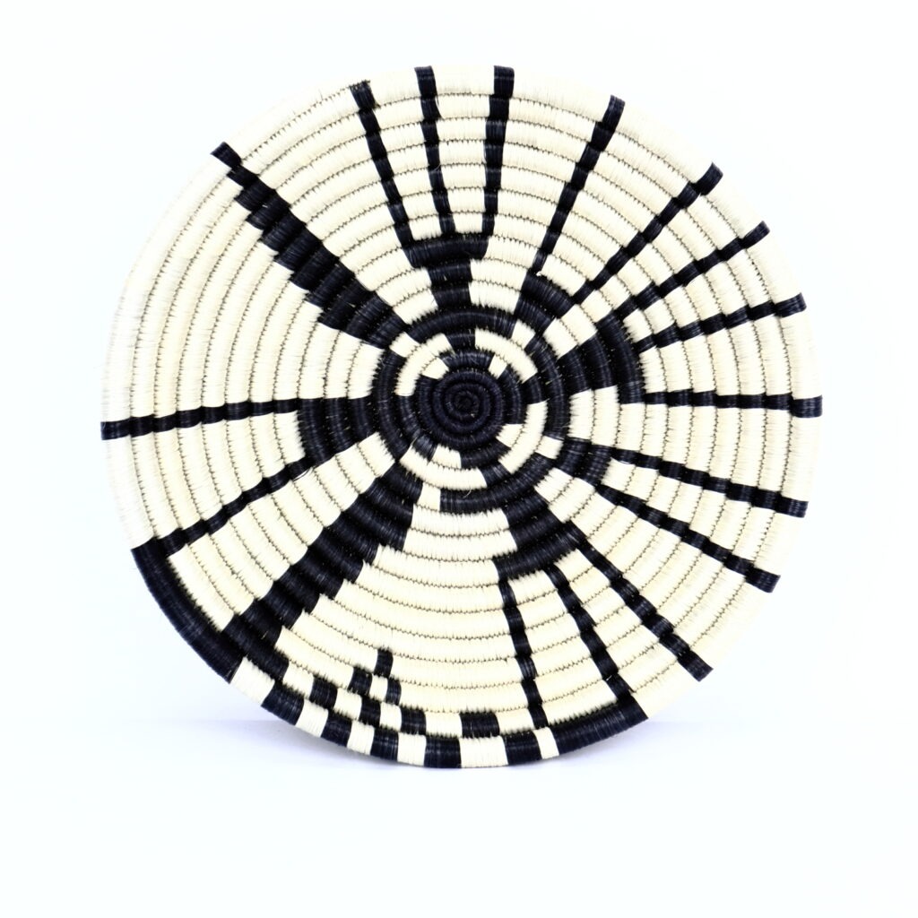 Petit panier africain tissé blanc lignes noires #1