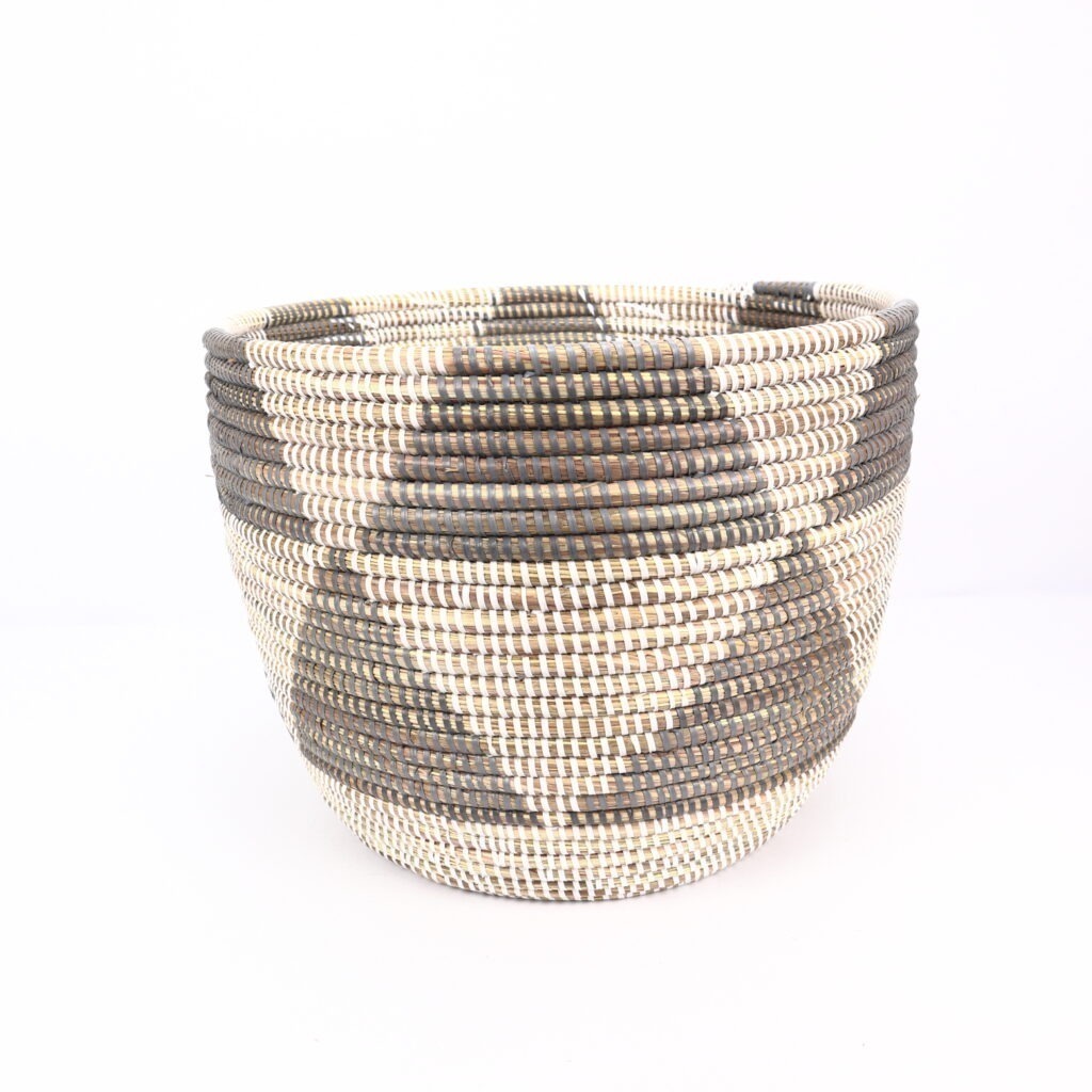 Panier africain moyen blanc gris triangles S